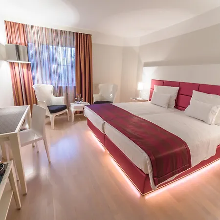 מלון Europa 4*